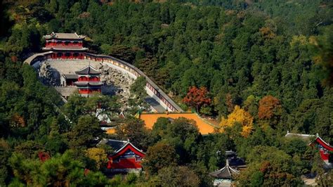 Xiangshan Park – En Djupare Dykning i Zhangzhous Naturliga Skönhet och Historiska Berättelser!