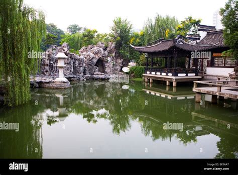 Baohe Park – En Zeninspirerande Oas Mitt I Hefei's Stadssjýl!