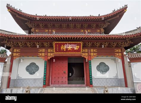 Dezhou Fenzhen Temple! En historisk plats med en magisk atmosfär!