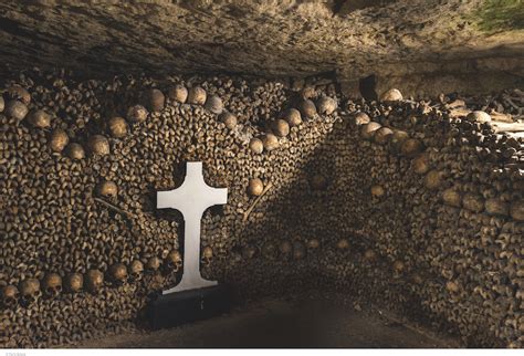  Les Catacombes: Pariska underjordens mystiska benlabyrinter!