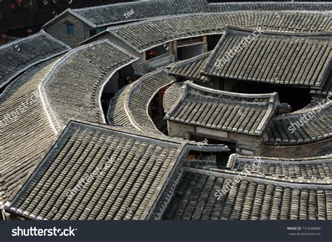 Meizhou Hakka Earthen Houses – En historisk överblick av traditionell arkitektur och charm!