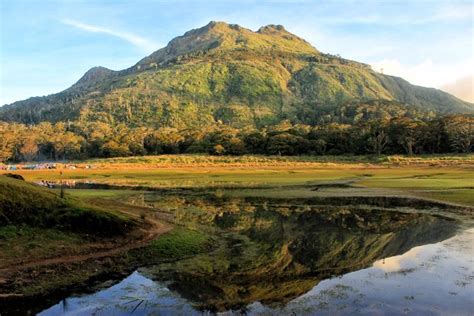  Mount Apo: En Mystisk Gigant och Wanderlustens Paradis!