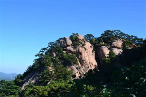  Qianshan Berg: En Mystisk Gigant Med Vackra Vyer!