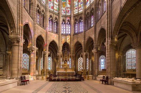 Vill du uppleva den historiska skönheten och fantastiska arkitekturen i Basilique Saint-Denis?