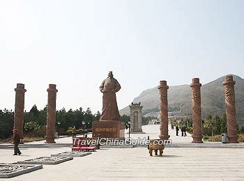  Xianyang Mausoleum! A Journey Through Time and Imperial Majesty!