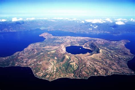 Yirgalem Crater Lake: Mystisk Skönhet och Vulkanisk Historia!